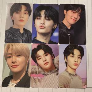 Jag säljer mina Jeongin Dicon d’festa photocards. Beställde hem 3 st så har dubbletter av alla photocards. Säljer i första hand men trading kan också vara av intresse. Isåfall skz, Ateez eller txt☺️ Frakt tillkommer, 15 kr+ 🟣Köp av 10+ pc för paketpris🟣