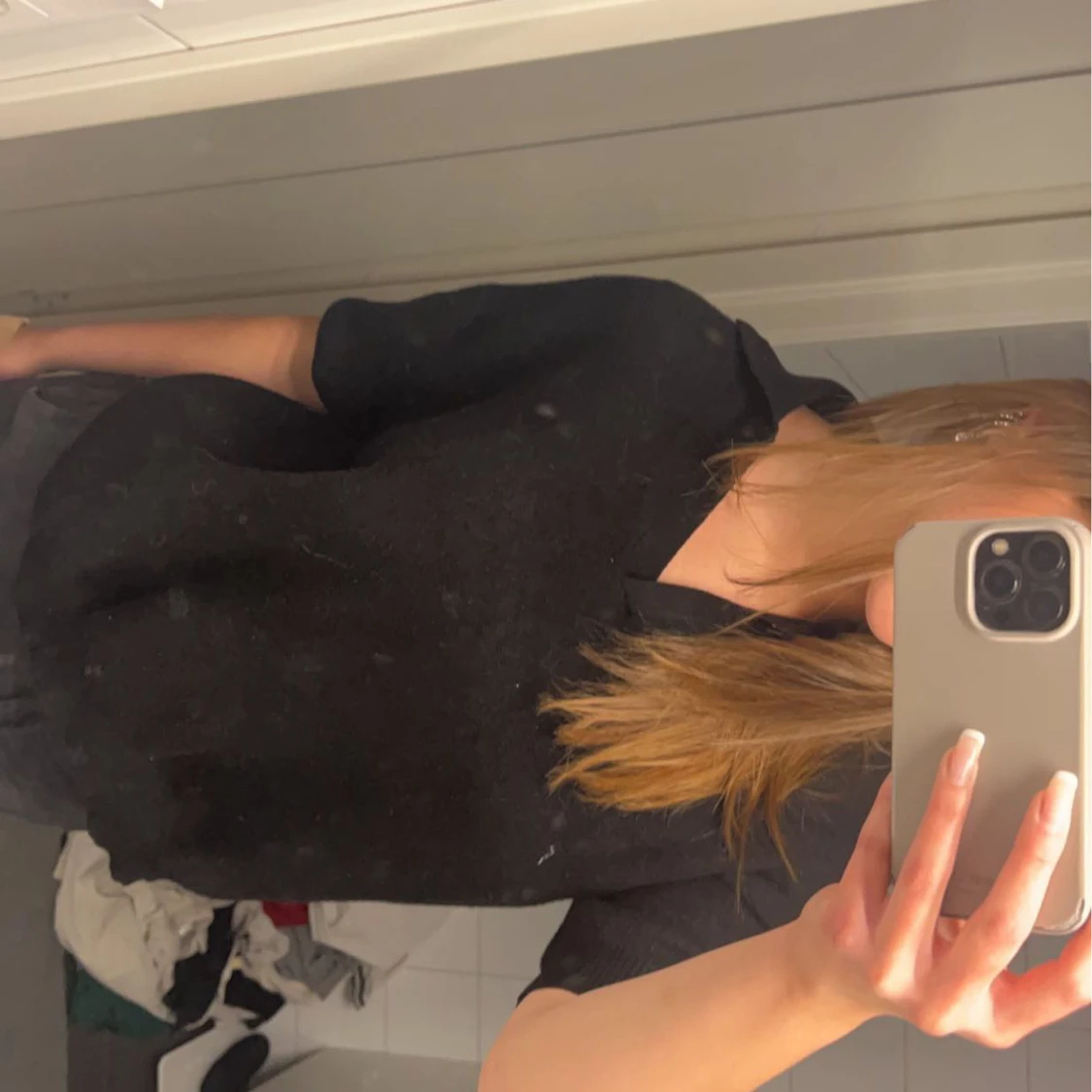 Svart stickad tröja