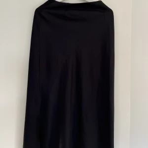 Kjol - Kjol från bikbok som tyvärr är för liten och tyvär har tagit lite skada från mina katter. För liten för mig.