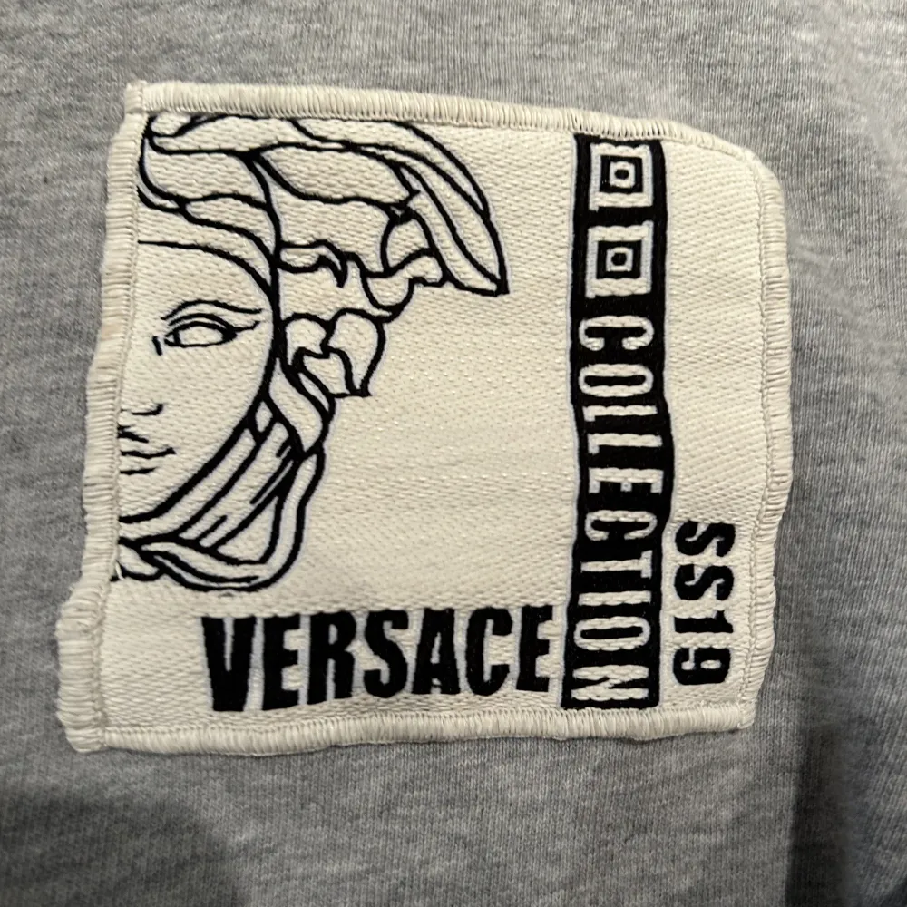 Säljer nu denna tröja från Versace Collection. Köpt på NK i Stockholm för ca 1,5 år sedan. Sparsamt använd.. Tröjor & Koftor.