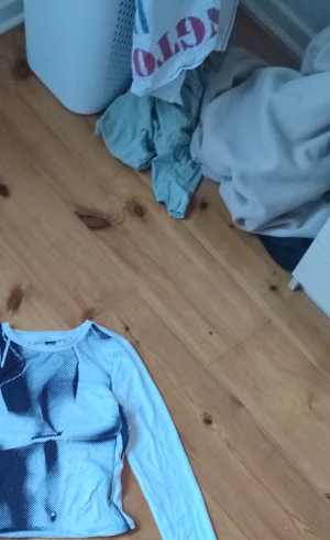 Långärmad printad tröja - Jättefin tröja från shein som har används 2 gånger! Jättebra skick, inga skador eller fläckar. Säljer för jag behöver pengar!