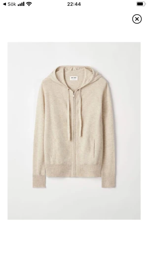 Soft goat zip hoodie - Jättefin hoodie i 100% Kashmir som tyvärr inte används. I färgen beige. Är i storlek M men skulle säga att den passar en XS/S💕Kan gå ned i pris vid snabb affär