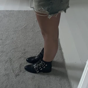 Boots - Super coola boots med snygga detaljer på!😍