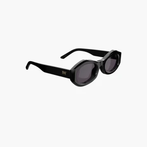 CORLIN eyewear  - Corlin Eyewear designade utav Hanna Lojsan som jag fått i present för ett tag sedan men kom aldrig till användning då det är lite små för mitt huvud, har ganska runt ansikte osv… Denna skönhet är utrustad med UV 400 som då ger 100% skydd. 
