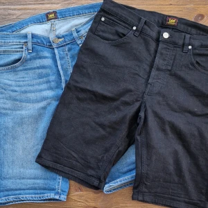 Jeansshorts - Två stycken shorts från Lee i strl 33. Skick (9/10). 