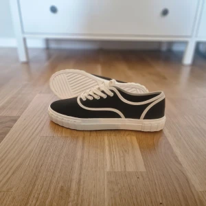 Skor  - Sneakers från hm st 38 knappt använda stl 38