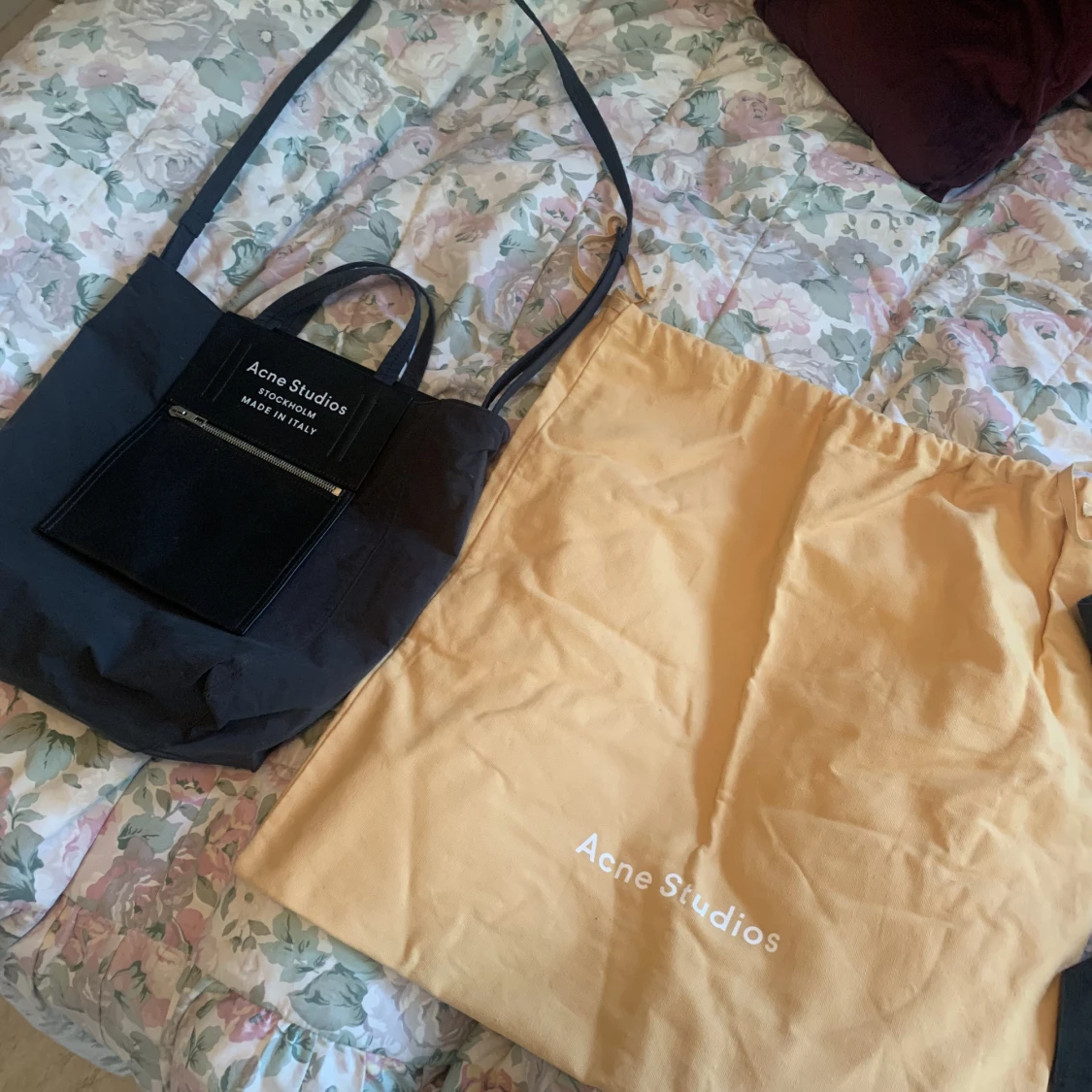 Acne Studios PAPERY NYLON TOTE BAG 