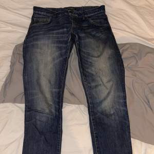 D&G jeans gammal modell knappt använda. Säljer då det ej är min stil, helt felfria:) Nypris 5449kr, priset kan absolut diskuteras! Allt gott/ Philip