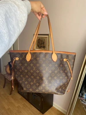 Louis Vuitton neverfull bag  - Äkta Louis Vuitton väska, jätte bra conditions 