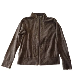 Kofta - Brun kofta i sammet med paljetter🙌🏼 passar bra till sommaren över nåt linne eller klänning💕 