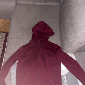 Ralph lauren zip hoodie i XS, felfri och knappast använd