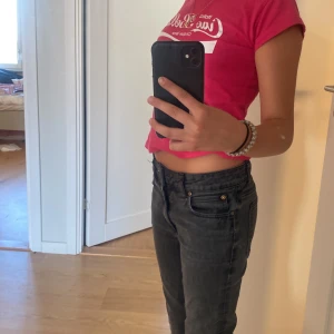 Gråa acne jeans🌟💝 - Ur läckra acne jeans, mycket använda innan men i väldigt bra skick! Säljer pga att jag slutat använda de o vill köpa nytt!