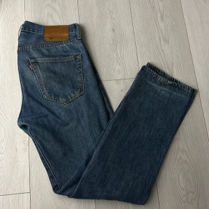 Levis 501 - Säljer nu mina Lewis jeans som jag inte använder längre då jag har hittat ett par nya favorit jeans, 