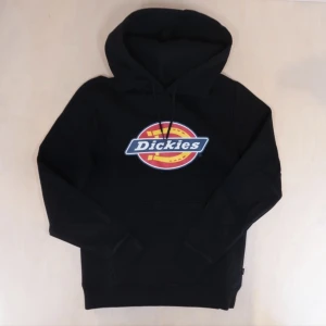 Dickies hoodie  - Säljer en helt oanvända Dickies hoodie då den inte kommit till användning av någon anledning ! ⭐️