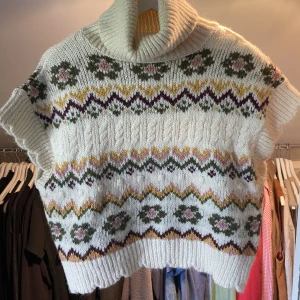 Stickad tröja - Söt stickad polotröja ifrån Zara i storlek M