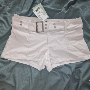 Shorts - Super fina lågmidjade shorts med prislapp kvar, var för små för mej därmed säljer jag de🦋 Nypris 249kr