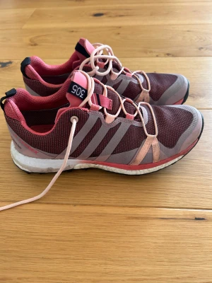 Adidas Boost Goretex stl 38 - Adidasskor, vattentäta. Stl 38, mkt sparsamt använda. 