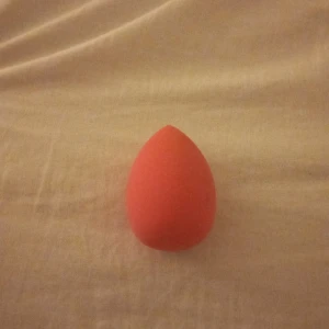 Beautyblender - Aldrig andvänd har någon liten fläck på den