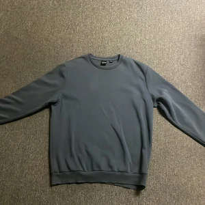 Only & Sons sweatshirt - Använts en del, men i bra skick. 