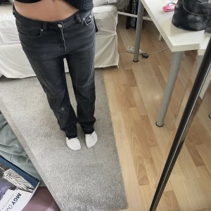 Mörkgråa jeans från Filippa K  - Nästan aldrig använda, 300kr