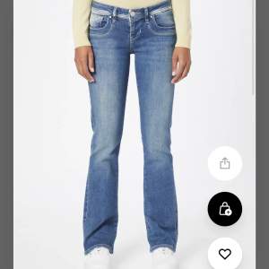 Säljer även mina blåa ltb Valerie bootcut jeans! Knappt använda 