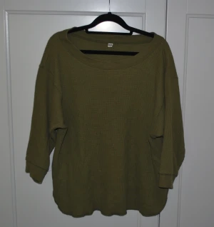 Tröja - Tröja från Uniqlo i storlek M. Använd men i bra skick! 