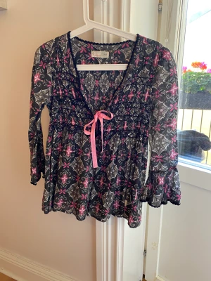 Blus Odd Molly - Supersöt. Skick 10/10 