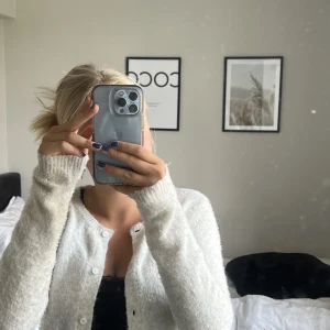 Kofta - Säljer denna vita kofta då den inte kommer till användning!💗💗