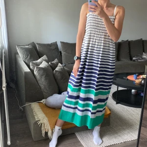 Sommar klänning - Lång färgglad sommar klänning 