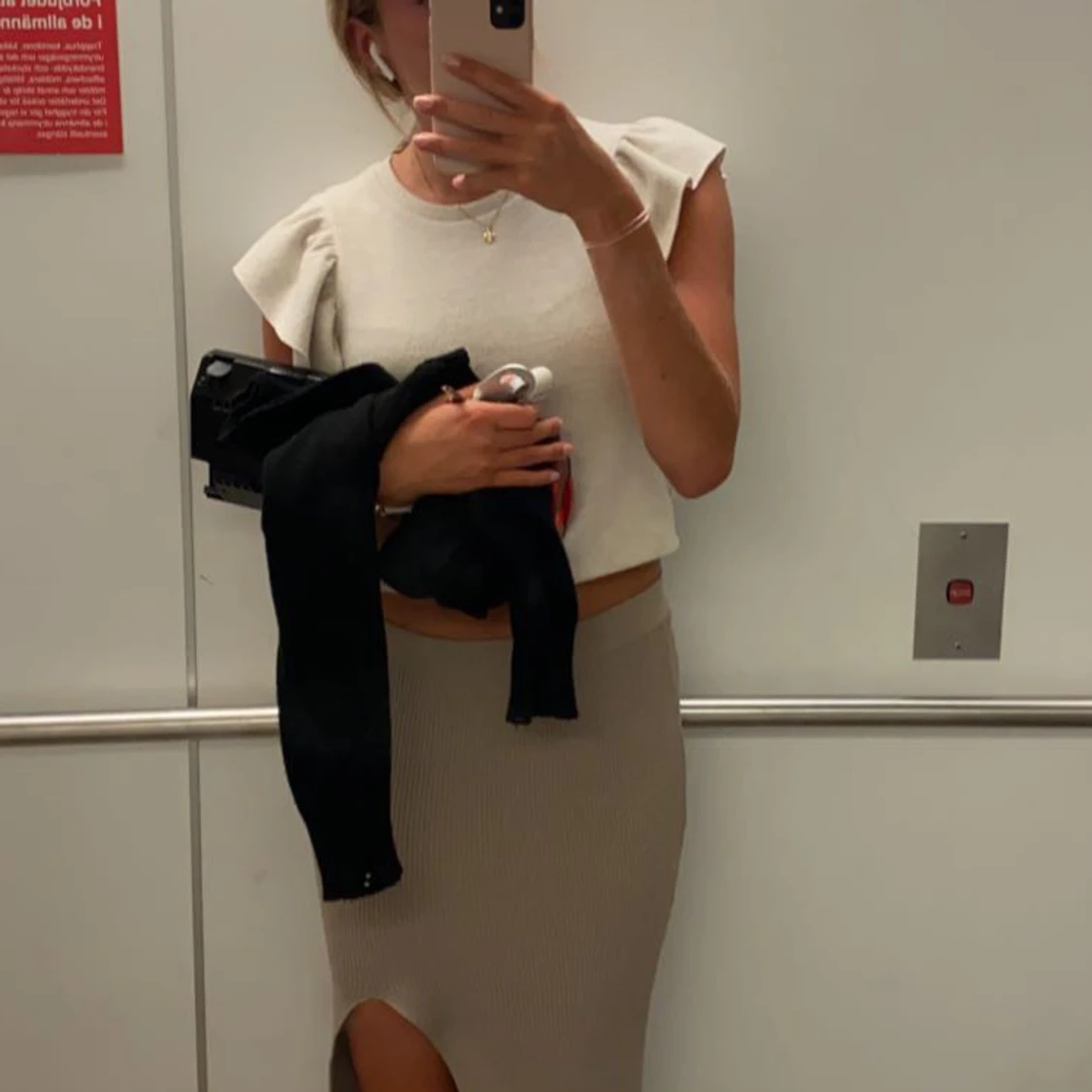 Stickad t-shirt med volange