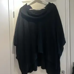 En svart jättefin stickad tröja! Perfekt inför höst och vinter! 🍁