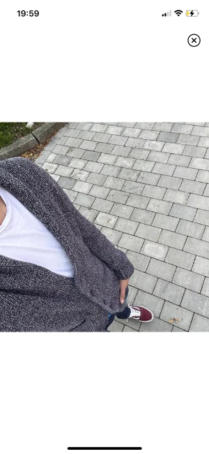 Stickad cardigan - Här är min stickade cardigan som är väldigt fet och hög efterfrågan på 😊