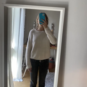 Stickad tröja - Mysig stickad tröja som är perfekt nu till hösten💕🍂 liten i storleken