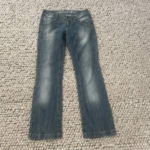 Low waist jeans!  Waist : 30 Length : 32, kontakta gärna vid frågor 💖