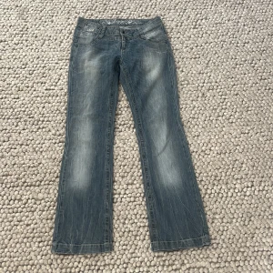 Low waist jeans - Low waist jeans!  Waist : 30 Length : 32, kontakta gärna vid frågor 💖