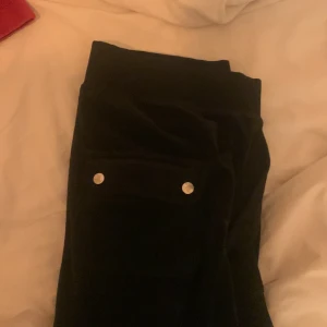 JUICY - Säljer dessa riktiga juicy byxor! Budaaa 