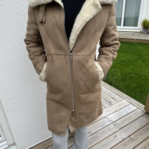 Zara mocka jacka  - Jacka från zara i mocka  Storlek S Knappt använd 