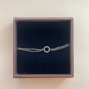 Edblad armband - Armband från edblad! Använt fåtal gånger. Köpare står för frakt