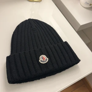 Moncler Mössa - Helt ny fin moncler mössa. 