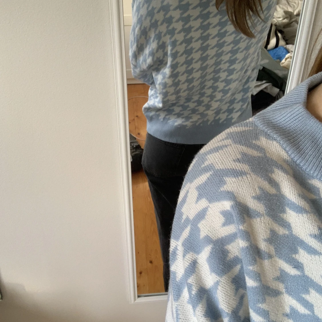 Blå stickad tröja - 91