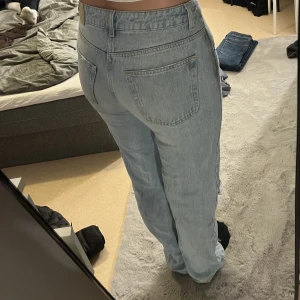 jeans - säljer för att dom är för långa för mig😅💘
