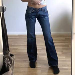 Så fina jeans från Only💞Passar till allt! Köpta här på plick, men säljer vidare då de tyvärr var för långa på mig💗Bilderna är lånade från tjejen som jag köpte av!