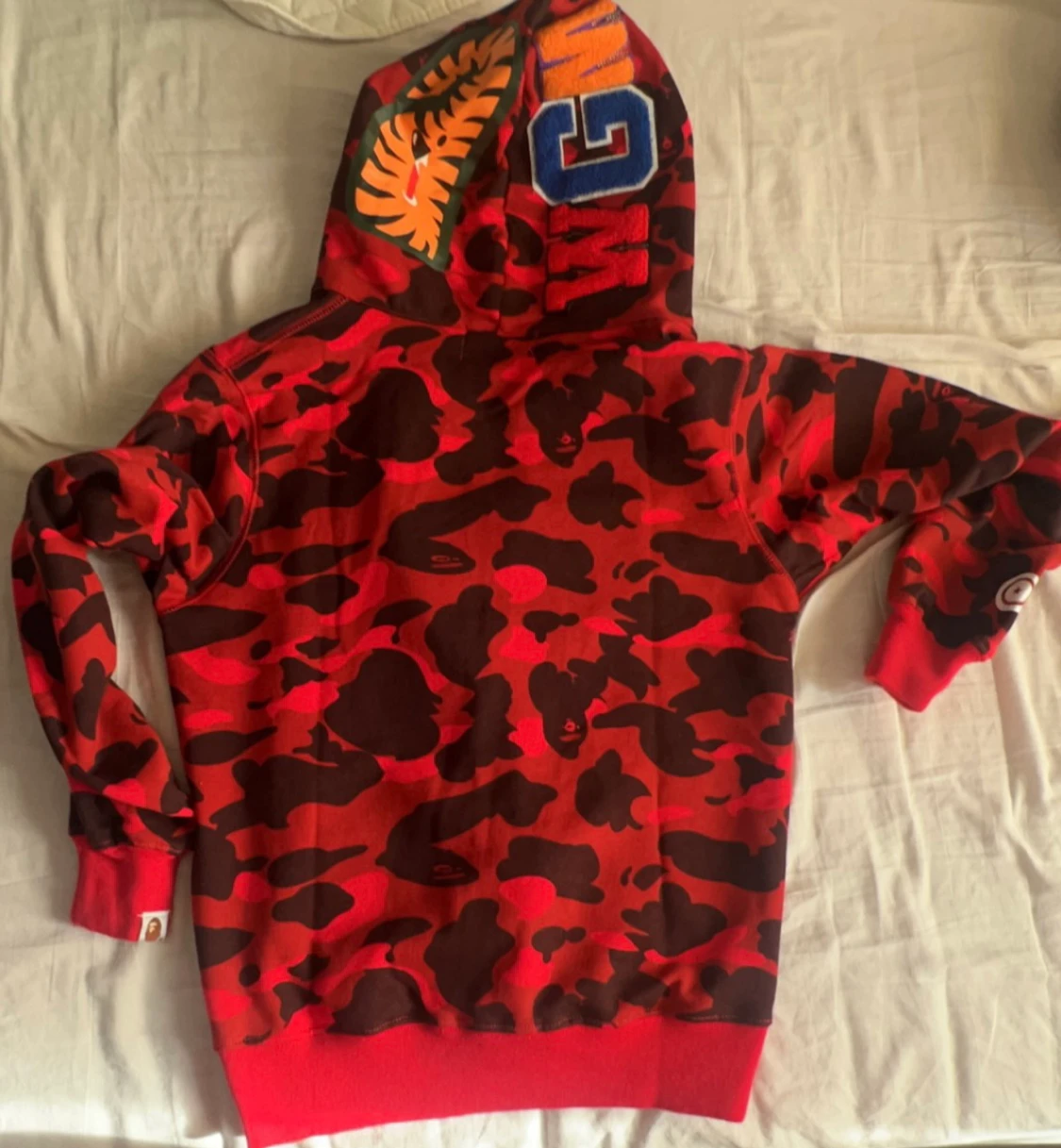 Röd bape hoodie - 91