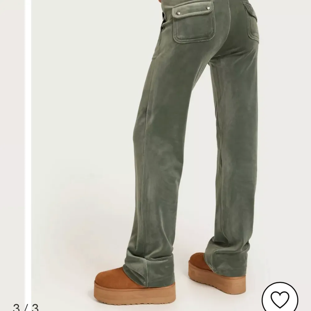 Säljer helt oanvända Juicy Couture byxor som är gröna. Säljer till högst bud (om fler är intresserade). Jeans & Byxor.