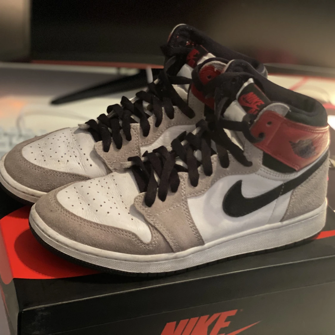 Air Jordan 1 retro high light smoke grey 