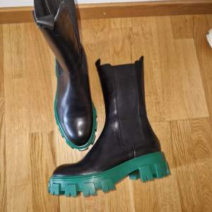 Billibi Copenhagen Chelsea boots stövlar. Aldrig använda super snygga och sköna! 