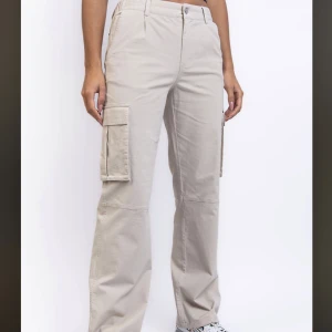 Beiga Cargo  - Säljer dom här från madlady i storlek short då dom inte kommer till användning längre, använda 3 gånger. Storlek 40 men skulle säga att dom är som 36-38. 