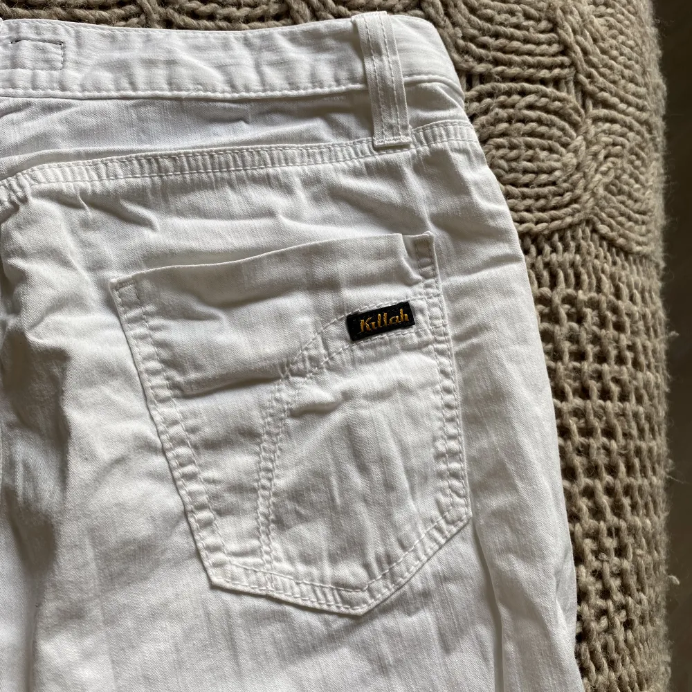 Skitsnygga lowwaist bootcut jeans jättefina nu till sommaren🙌🏿❤️köp ej frakt via appen💞💞. Jeans & Byxor.