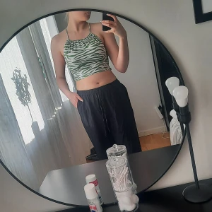 Topp - Zebra mönstrad topp. 
