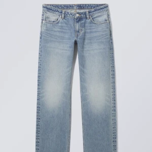 Arrow lowwaist jeans weekday  - Lowwaist jeans från weekday i modellen arrow, strl 26/32 